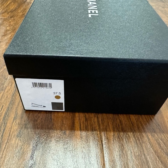 CHANEL Gold Chain Sold Out LEATHER BALLET FLATS - Picture 4 of 6